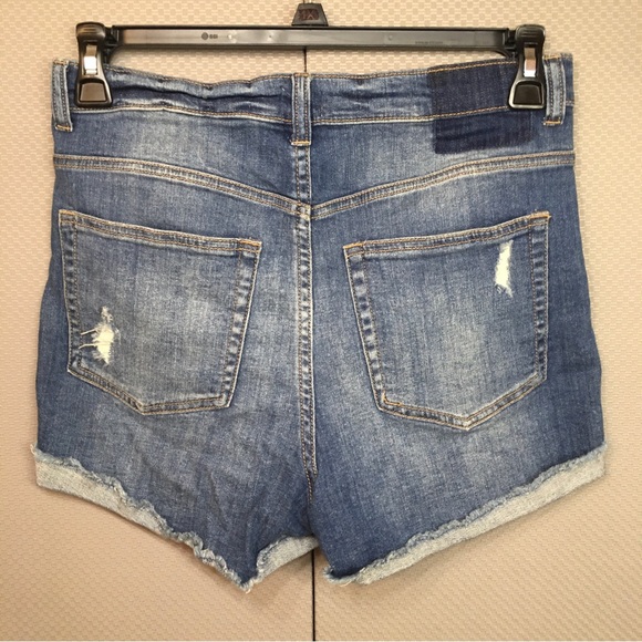 Sneak Peek high rise cuffed distressed women’s jean shorts size large stretch - Picture 6 of 10